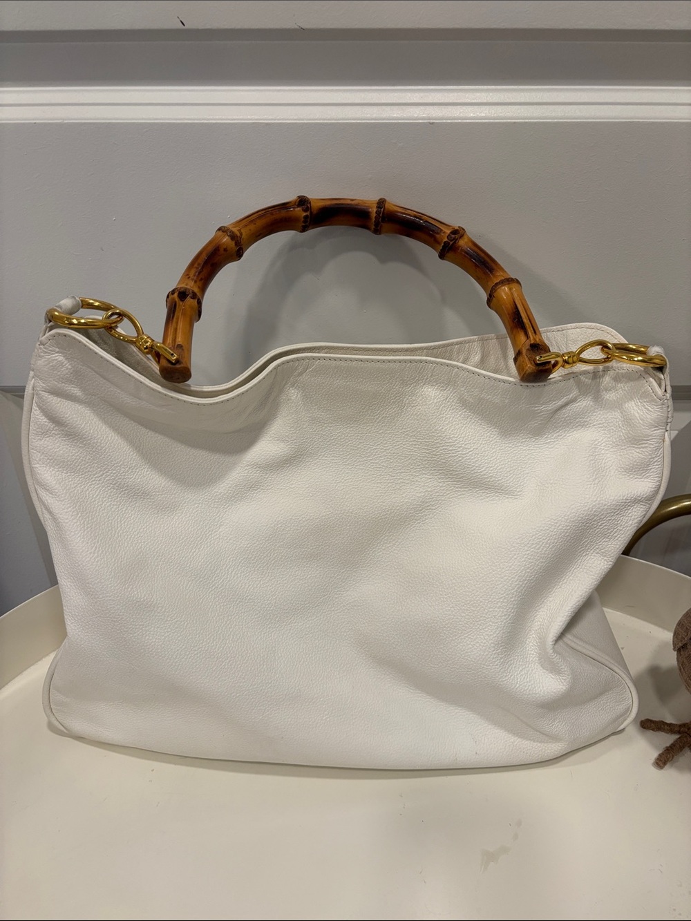 GUC Mottini Newport Beach White Pebbled Leather Shoulder Bag with Bamboo Handle